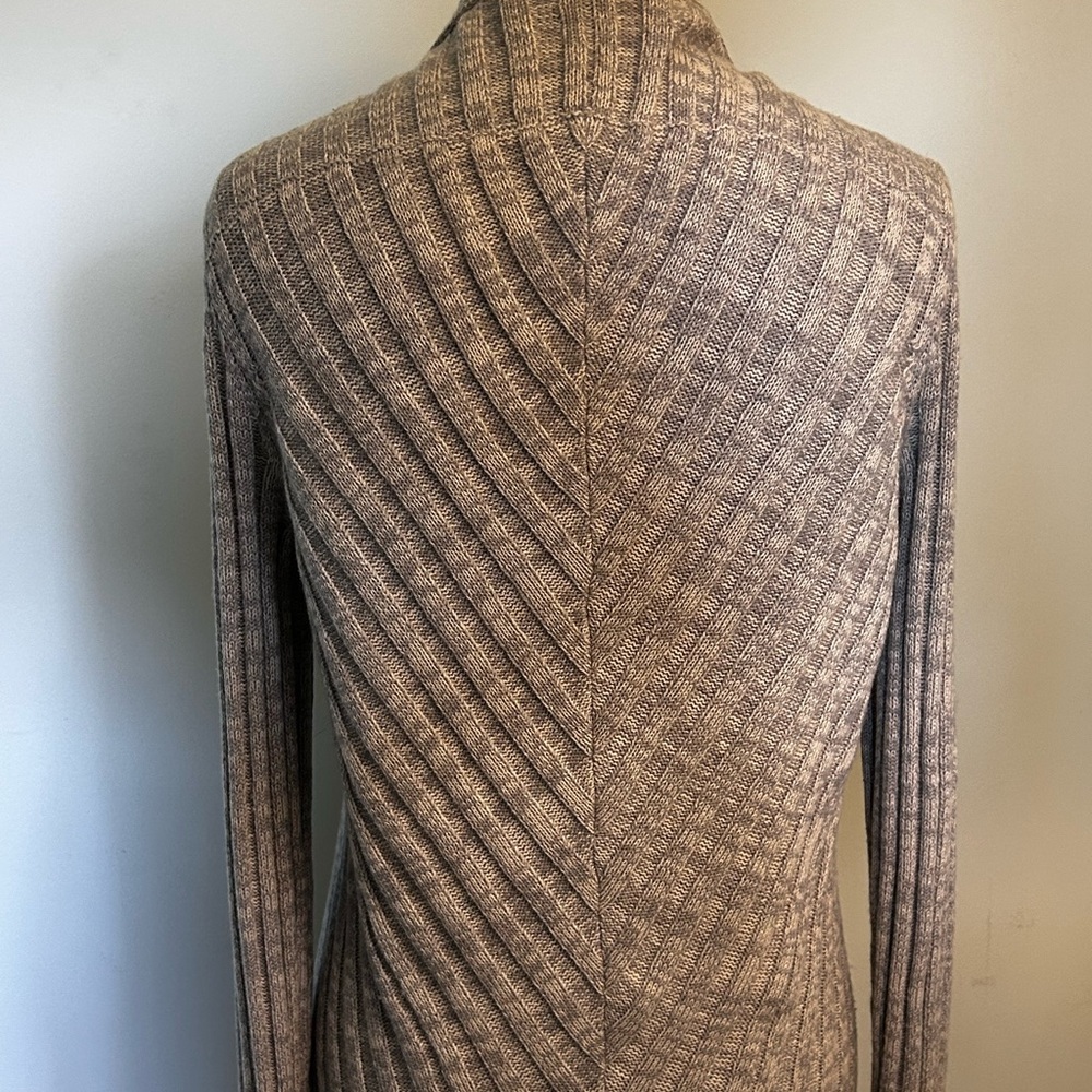 Mark Jacob’s Gray Ribbed V-Neck Button Cardigan S… - image 4